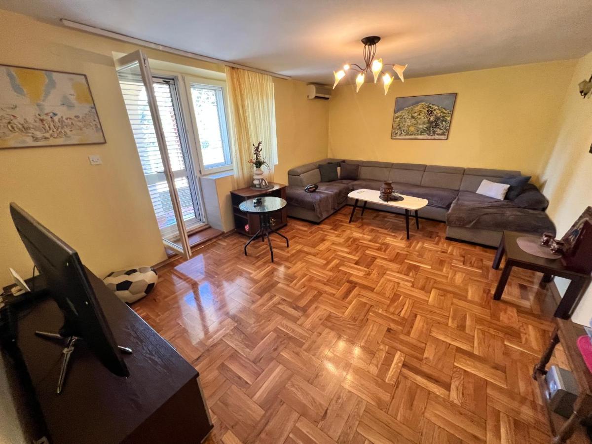 Central Park Apartment Podgorica Ngoại thất bức ảnh